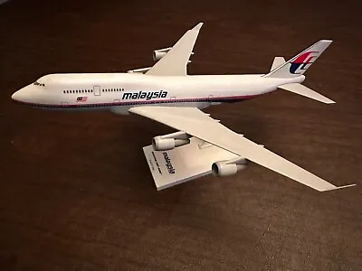 MALAYSIA AIRLINES Boeing 747-400 Model Aircraft - Scale 1:250 • £72.98