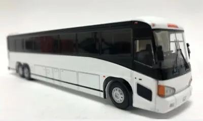 87-0011 HO 1:87 MCI D4505 Blank Painted White / Undecorated Motor Coach • $44.12