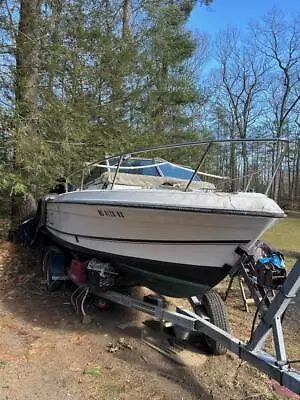 1989 Robalo Cabin Cruiser 21' Boat Located In Westhampton MA - No Trailer • $1.99