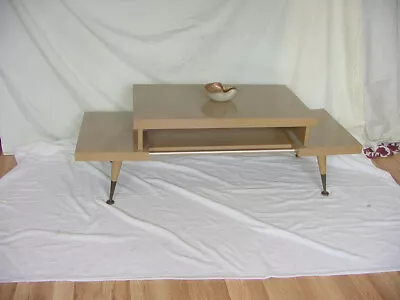 VINTAGE 1950s- 60s MID CENTURY MODERN FURNITURE COFFEE SOFA TABLE • $195