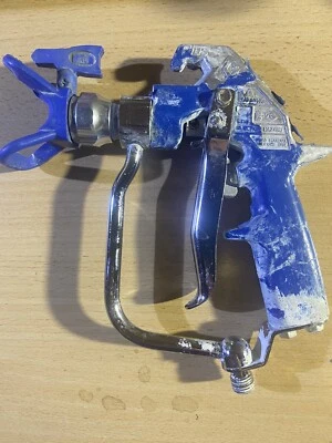 £150 • Buy Graco Tex Spray Gun + Holder + 415 Tip