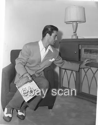 George Montgomery  Handsome At Home     8x10 Photo 911 • $14.99