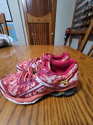 Womens Mizuno Wave Creation 15 Red Running Sz. 6 Ex.Cond. • $20