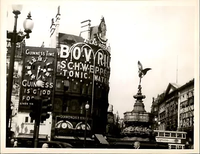 GA164 Orig Photo LONDON ENGLAND Guinness Time Clock Schewppes Tonic Water Sign • $20