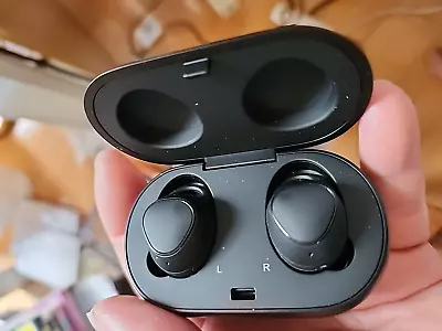 Samsung Gear IconX Wireless Bluetooth Black Earbuds • $45