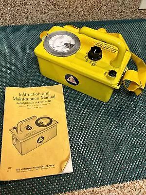 Vtg. Civil Defense Victoreen CDV-715 Model 1B Geiger Counter W/ Manual & Strap • $100