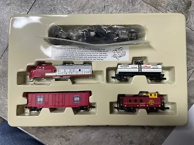 Trains Vintage Bachmann Santa Fe Freight Set  • $7