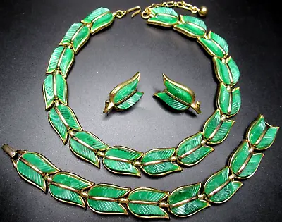 TRIFARI Green Marbled Leaves Vintage Necklace Bracelet Earring Set • $299.99