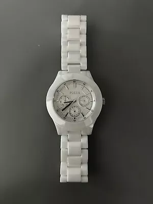 Womens White Fossil Watch • $15.99