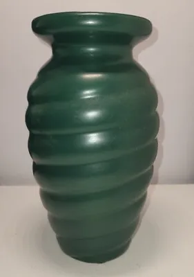 Vintage Amazing Forest Green Haeger 1996 Bee Hive Swirl 8  Vase 610-57  • $42