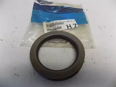 New OEM Ford Heavy 1987-1998 F600 F700 F800 Rear Wheel Grease Seal Retainer NOS • $14.99