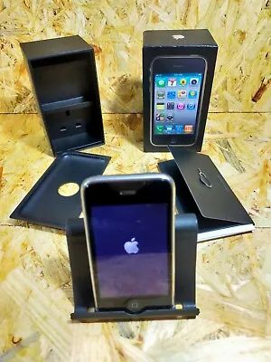 Apple IPhone 3GS 8GB Matching Box Black Network O2 • £40