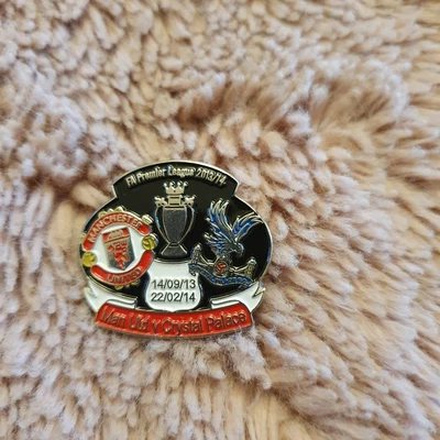 £3.25 • Buy Manchester United V Crystal Palace Badge