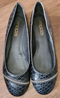 Moda Spana Black Snake Skin Zipper Flat Shoes Size 11M • $16.88