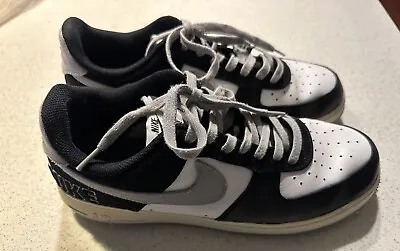 Nike Shoes Size 11 Mens Black White Gray Low '07 EMB Raiders CT2301air Firce • $32.99