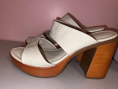 Women’s Maurices Platform Thick Straps Sandals  Slides Size 10 White Heels • $5