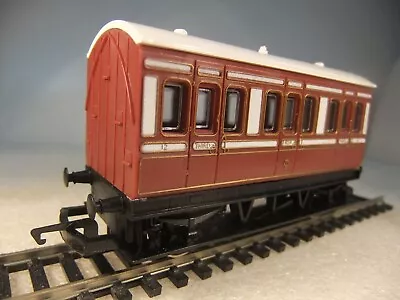 Oo Gauge Hornby R219 - 4 Wheel Coach Caledonian Livery Red / White - VGC Boxed • £11.99