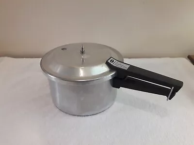Vintage 1970's Mirro-Matic Pressure Cooker M-404 4qt • $49