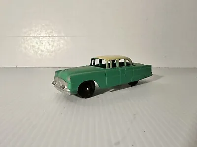 Vintage Tootsietoy Chicago 24 Die Cast Green & White PACKARD 5 & 5/8  W/Hitch • $18.95