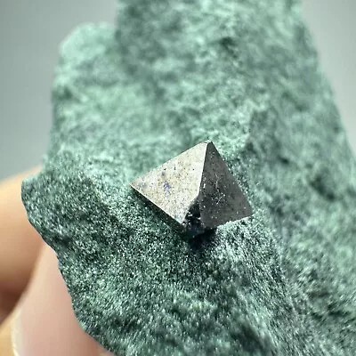 20 Gm Full Terminated Magnetite Crystals On Both Sides Of Matrix From Zagi Pak • $9.99