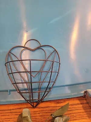 Vintage Heart Shaped Metal Wire Wall Pocket Basket Black  • $10