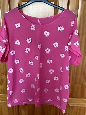 Ladies Pink/Daisy Summer Top • £4