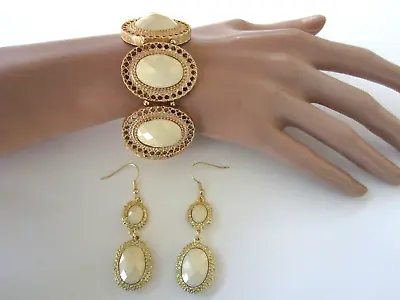 Vintage Ivory Plastic Gold Tone Expandable Bracelet Pierced Earring Set Ex • $14.99