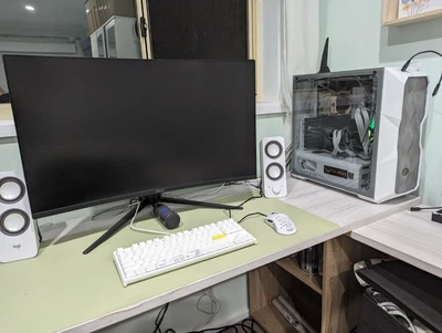 $1100 • Buy Pre-built Gaming PC (2021)