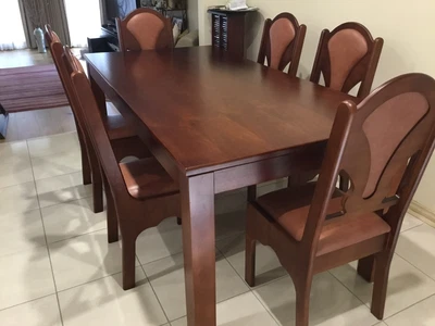 $400 • Buy Used Furniture Dining Tables And Chairs