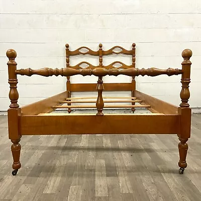 Vintage Maple Twin Size Cannonball Bed • $749