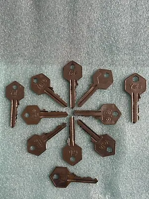 11 Vintage Yale Pentagon Shape House Keys In A Variety Of Cuts Approx 2  Long • $28