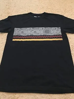 The Quiksilver In Memory Of Eddie Aikau Waimea Bay Hawaii Medium Blk T-shirt • $27.99