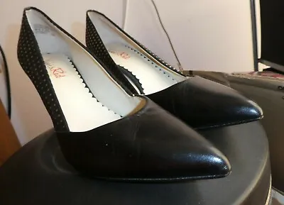 ***VIOLET&RED Black Leather Point Toe Shoes Gold Polka Dot Back Size 8 M • £23.15
