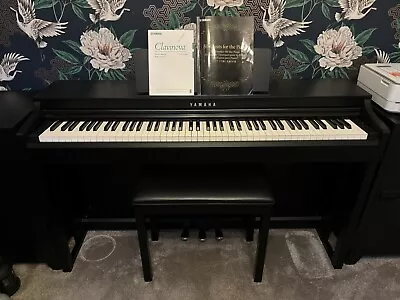 Yamaha Clavinova CLP-525 • £110