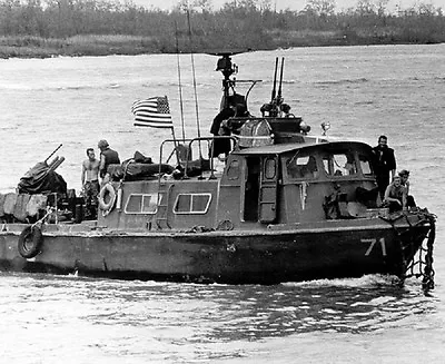 Fast Patrol Craft During River Operation 8 X 10  Vietnam War Photo 216 • $7.43