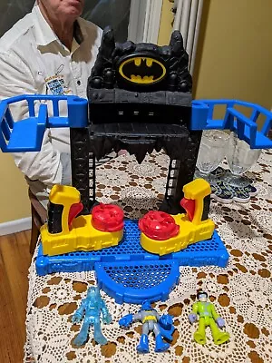 BATTLE BATCAVE Imaginext DC Super Friends+ FIGURES Batman Riddler Mr. Freeze LOT • $19.99