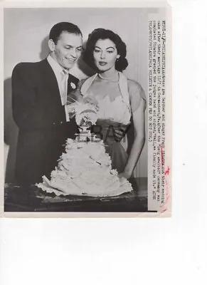 £67.24 • Buy Frank Sinatra Ava Gardner W/wedding Cake VINTAGE Photo