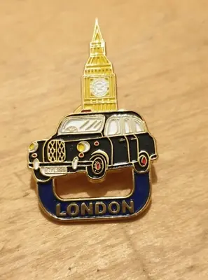 LONDON BLACK CAB TAXI WITH BIG BEN Pin Badge. D001 • £1.29