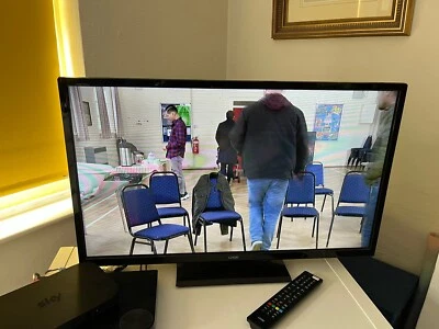 £50 • Buy LOGIK L32SHE17 LED 32-inch 720p HD-Ready Smart TV