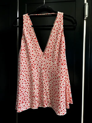 $50 • Buy SCANLAN AND THEODORE Top. Size SM