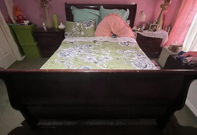 $90 • Buy Queen Bed Frame