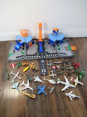 Matchbox Sky Busters Airport Pop Up Playset With Airplanes Jets & Helicopters • $29.99