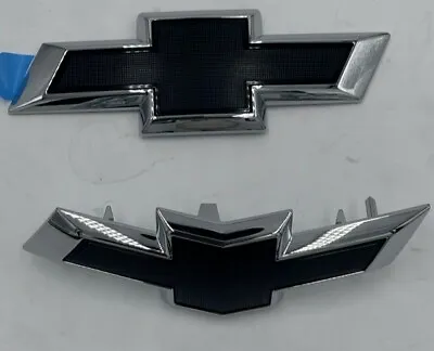 *NOS 2017-2018 Chevrolet Cruze OEM Black Bowtie Emblems 84025722 GM 84025722 • $22.16