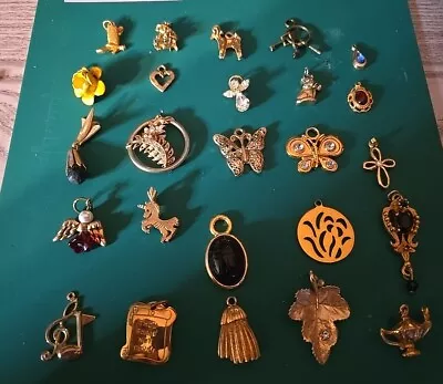 Lot Of 25 Vintage Now Gold Tone Charms Pendants • $5