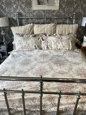 Laura Ashley Flower Double Size Pattern Duvet Cover And 2￼ Pillowcases • £18