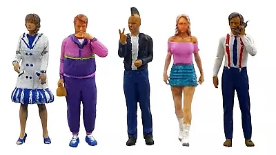 FG12  1980s Pedestrian Figures Unpainted O Scale • £17.99