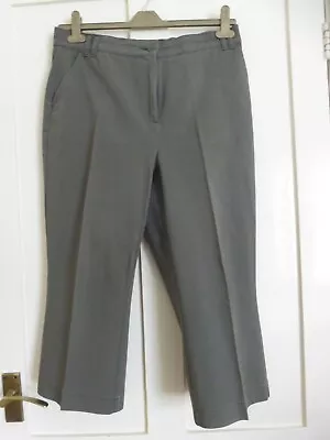 Women's Mark And Spencer Khaki Green Cropped Trousers Size 14 (used ) • £2.99