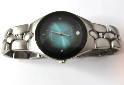 Vintage Mens Quartz Beautiful Νice Men's Wristwatch Black & Blue Dial Runs • $40.50
