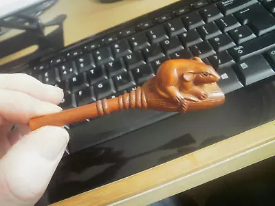 £24.99 • Buy Hand Carved Wood Netsuke Of A Mouse Sits On Broom Boxwood Figure ..1