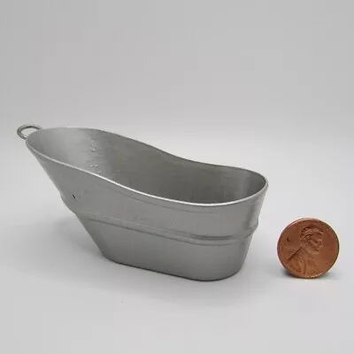 Dollhouse Miniature Old Fashion Wash Tub In Metal IM65388 • $4.94